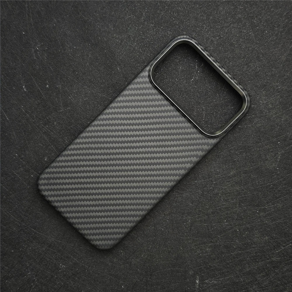 Funda MagSafe ultradelgada para iPhone de fibra de carbono y aramida