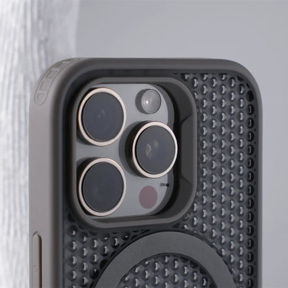 Funda MagSafe para iPhone con soporte y refrigeración en forma de panal