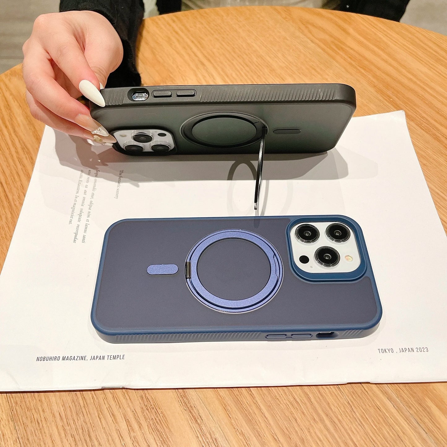 Funda mate MagSafe para iPhone con soporte metálico giratorio